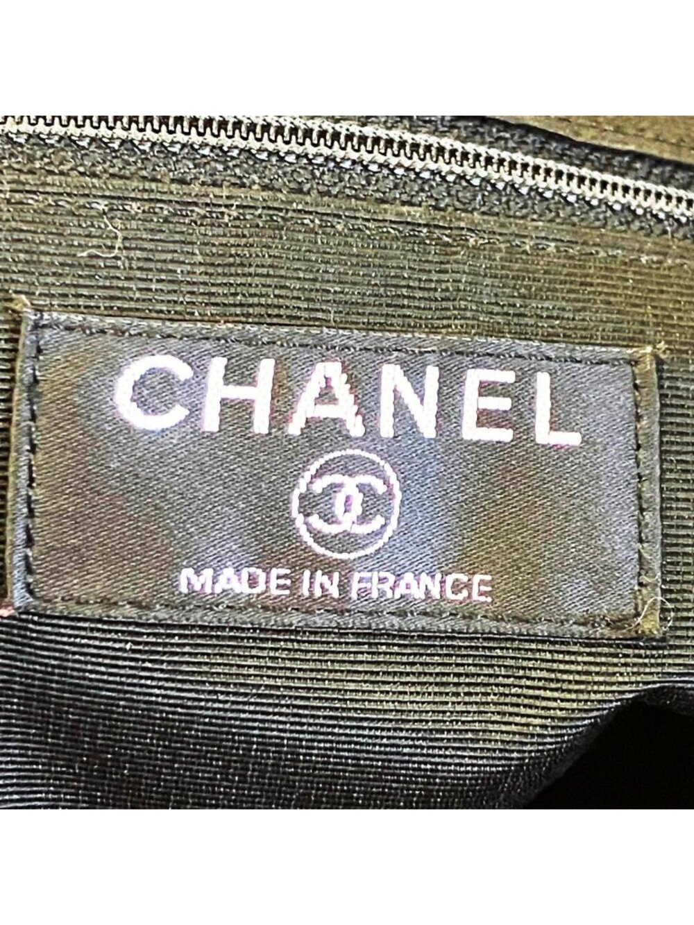 Chanel Rabbit Handbag Suede - Picture 4 of 9